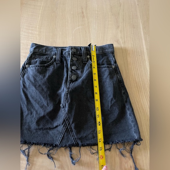 Madewell|Rigid Denim A-Line Washed Black Mini Denim Skirt w Frayed Hem, Buttons• - Picture 16 of 16